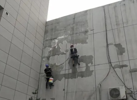 建邺楼顶漏水维修公司分享下建邺外墙防水的注意事项